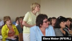 Учителя школы-лицея № 9 в суде. Темиртау, 18 июля 2011 года.   