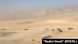 آرشیف- تمرینات نظامی مشترک نیروهای روسیه و تاجیکستان در نزدیک مرز افغانستان