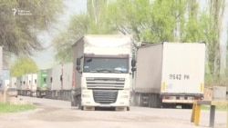 Кыргыз-казак чек арасы: суткалап кезек күткөн айдоочулар