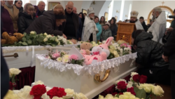 У Кривому Розі прощаються із загиблими дітьми: емоції та спогади близьких (відео)
