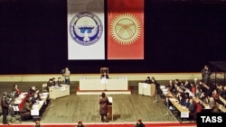 Апрель окуясы боюнча соттук териштирүү. Бишкек, 17-ноябрь, 2010-жыл.