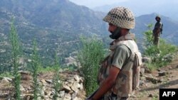 Pakistani Army soldiers on patrol in Swat