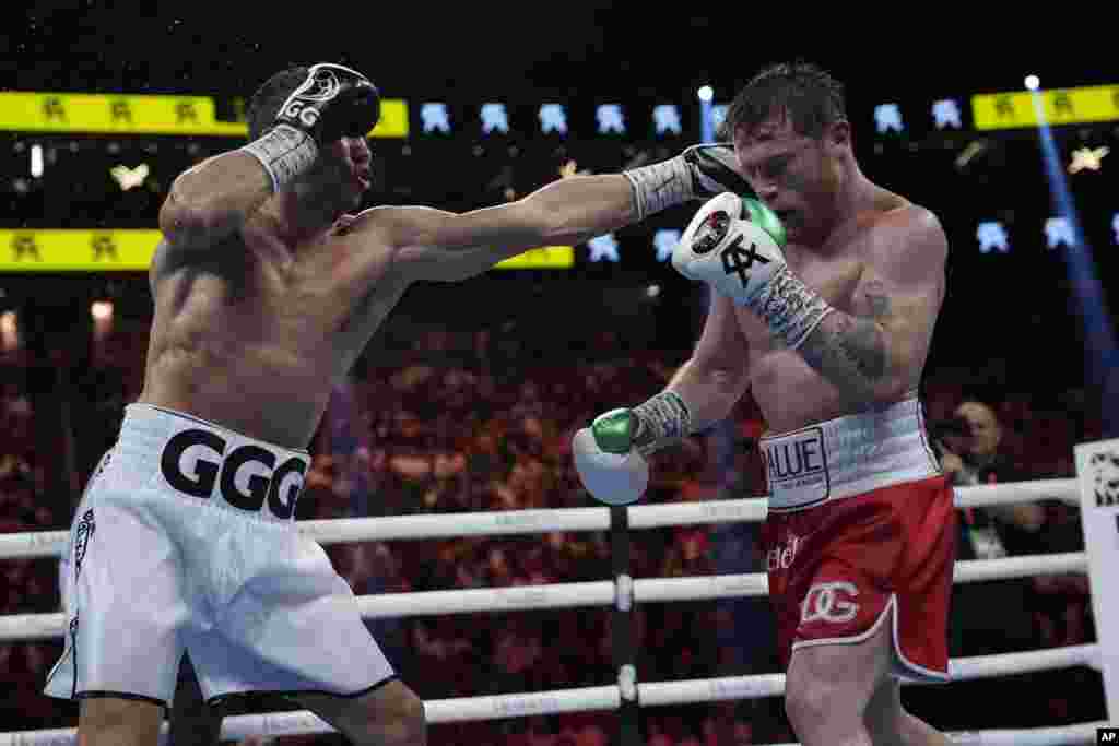 Осылайша мексикалық боксшы екінші орта салмақта (76,2 келі) IBF, WBC, WBA Super және WBO чемпиондық атақтарын қорғап қалды. Ал бұл &ndash; Головкин үшін екінші орта салмақта өткізген алғашқы жекпе-жегі болды. Ол осыған дейінгі жекпе-жектерінің бәрін орта салмақта (72,5 келі) өткізген еді.