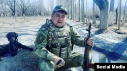 Чек ара кызматынын "Бөрү" отрядынын кызматкери Илимбек Мурзаев кыргыз-тажик чек арасындагы окуяда курман болду. 