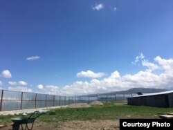 Территория приюта «Новый шанс» в 2017 году