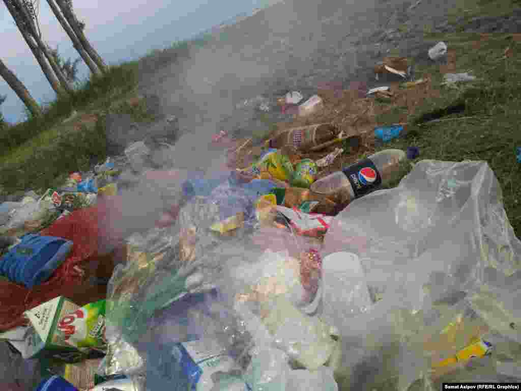Бул жерде жылына 1,5 миңден ашык желим жана айнек бөтөлкө чогултулуп, бир мүшөк тамеки калдыктары жана башка таштандынын түрү жыйналат.