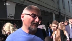 Черга перед паспортним столом. Кияни оформляють біометричні паспорти (опитування)