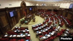 Ազգային ժողովի նիստ՝ կիսադատարկ դահլիճում, արխիվ