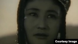 Искра Райымкулованын жаш кези. (Сүрөт интернеттен алынды).