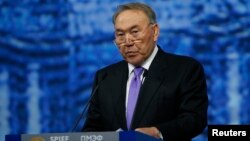 Kazakhstan - Kazakh President Nursultan Nazarbayev delivers a speech during a session of the St. Petersburg International Economic Forum 2016 (SPIEF 2016) in St. Petersburg, Russia, June 17, 2016.  REUTERS/Grigory Dukor