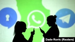 Депутат Горелкин заявил, что вместо WhatsApp россиянам предложат использовать национальный мессенджер под названием Max (иллюстративное фото)