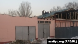 Алматыдағы №111 мектеп-гимназиясының құлаған шатыры. Алматы, 18 қаңтар 2013 жыл.  