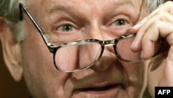 Помимо всего прочего, Уильям Сэфайр 40 лет собирал словарь политических терминов