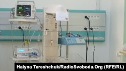 Новонароджене немовля на кисневій підтримці, Львів,22 квітня 2021 р.