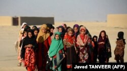 تصویر آرشیف: تعدادی از اطفال افغان در یکی از مناطق جنوب افغانستان 