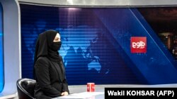 یکی از گویندگان تلویزیون خصوصی طلوع 