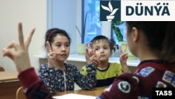 Russiýada Merkezi Aziýadan bolan migrantlaryň çagalary üçin mekdep otaglary (Illýustrasiýa suraty)
