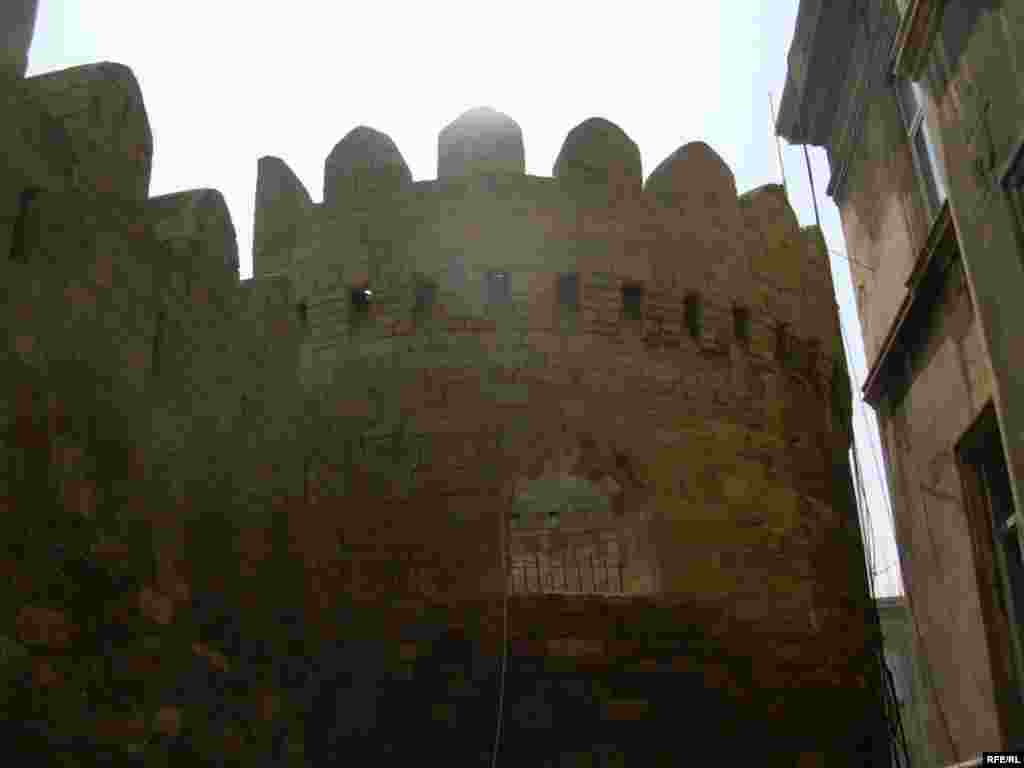 İçərişəhər içəri görünüşünü itirir  #3