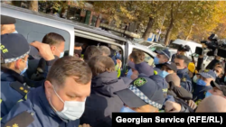 Վրաստան - Ոստիկանները բերման են ենթարկում ցուցարարներին, Թբիլիսի, 10-ը նոյեմբերի, 2021թ․