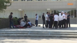 Жұмыс сұраған жаңаөзендіктер әкімдік алдынан әлі кетпей жүр