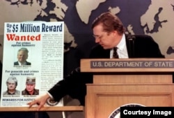 Посол Дэвид Шеффер, 2000 год.