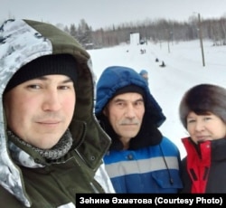 Фидәрис Әхмәтов әтисе һәм әнисе белән