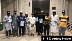 Мыйзамсыз диний ишмердүүлүк жүргүзүүгө шектүү чет элдик жарандар. Бишкек. Июль, 2022. (Сүрөт УКМКга таандык).