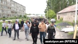 Armenia - Relatives of a deadly shooting demonstrate in Aparan, June 25, 2022.
