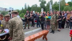 «Зберіг життя усіх своїх хлопців, але загинув сам»: прощання із Євгеном Олефіренком (відео)