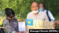 Asqar Qalasov at a protest in June 2020.