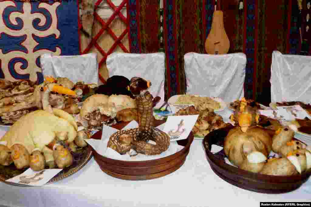 Улуттук тамак-аштардын көргөзмөсү да өттү.&nbsp;​Анын максаты - облустагы көп улуттуу элдин өкүлдөрүнө улуттук даамдарды даңазалоо болуп эсептелет.