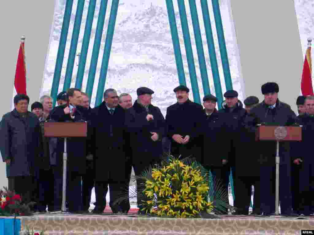 Дар ин маросим мақомоти баландпоя иштирок доштанд.