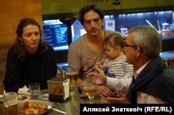 Палітычныя спрэчкі за барным сталом