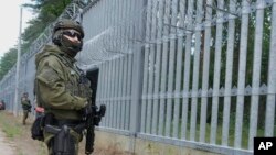 Плот на мяжы Польшчы і Беларусі