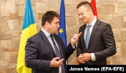 Міністри закордонних справ України Павло Клімкін та Угорщини Петер Сіярто