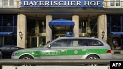Германия – Мюнхенский отель Bayrischer Hof, где будет проводиться конференция по вопросам политики безопасности, 4 февраля 2011 г. 