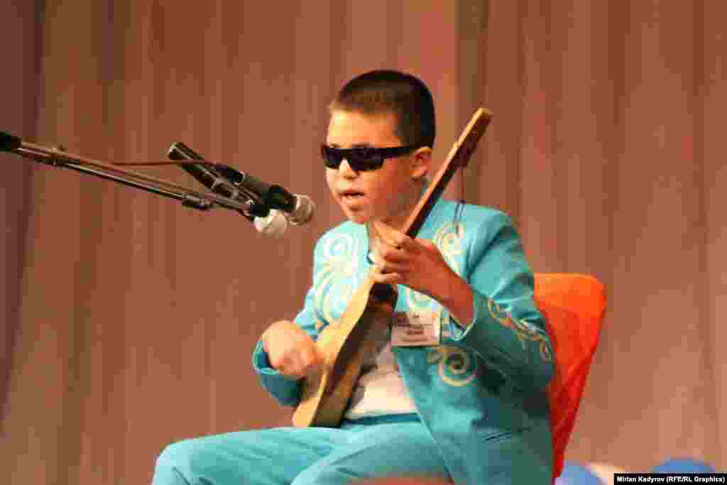 Бул фестивал 3 жыл мурда Жалал-Абадда башталып, кийин Ысык-Көлдө жана Ош шаарында өткөн.&nbsp;