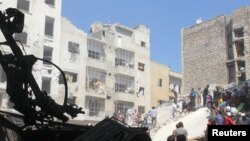 Идлиб шаарындагы базарга аба соккусу АКШ менен Орусия макулдашууга жетишкенин  жарыялаган соң  жасалды. 10-сентябрь, 2016-жыл. 