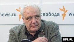 Буковский написал к книге Литвиненко предисловие и представил ее лондонской публике