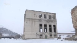 Нарындагы ээнсирген эски имараттар