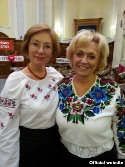 Депутати в залі засідань Верховної Ради, Київ, 19 лютого 2013 року (фото зі сторінки facebook Арсена Авакова http://www.facebook.com/arsen.avakov.1)