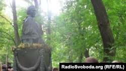 Пам'ятник на могилі Лесі Українки, Київ, 1 серпня 2011 року