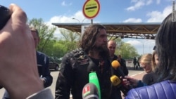 Російський байкер «Хірург» журналісту «Белсату»: «Вали звідси!» (відео)