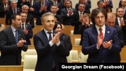 Бидзина Иванишвили и Ираклий Кобахидзе в парламенте (иллюстративное фото)