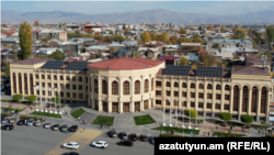 Գյումրիի քաղաքապետարանի շենքը