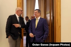 Sorin Grindeanu (dreapta), președinte interimar PSD, și Kelemen Hunor (stânga), președinte UDMR, luni, 23 iunie 2025, la Senat.