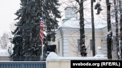 Будынак амбасады ЗША ў Менсаку. Архіўнае фота