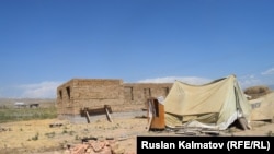 Жаңы курулуп жаткан үйлөр.