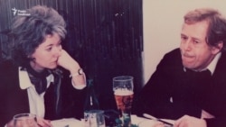 «Там вибухає»: журналісти згадують гарячі дні Оксамитової революції – відео