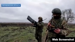 Мобільний загін військ РФ для боротьби з БпЛА, озброєний детектором дронів та антидроновою рушницею